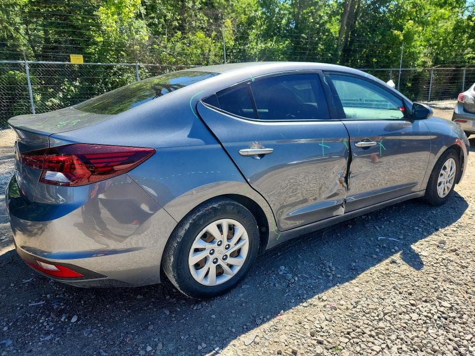2019 HYUNDAI ELANTRA SE SE 3
