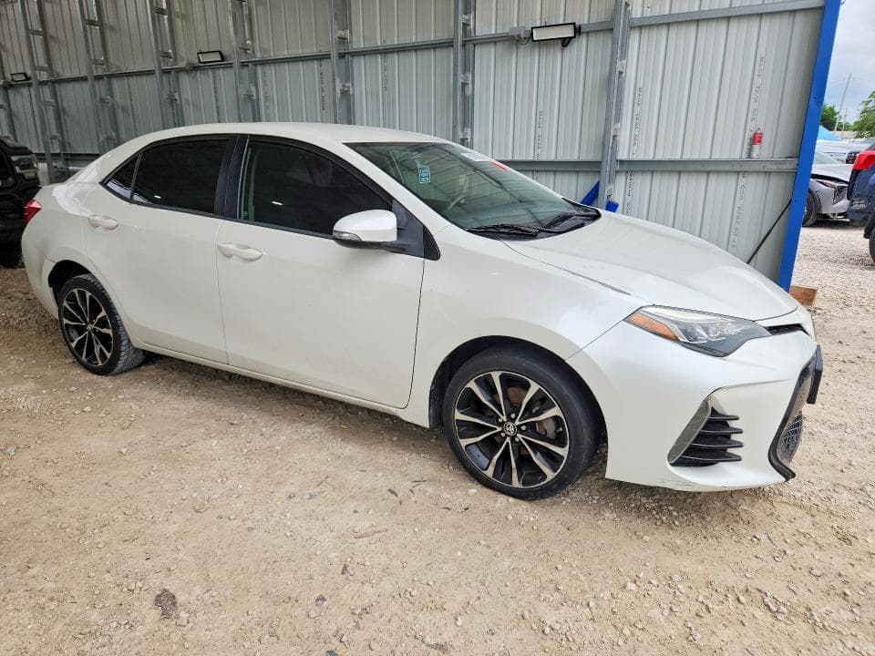 2017 TOYOTA COROLLA SE 4