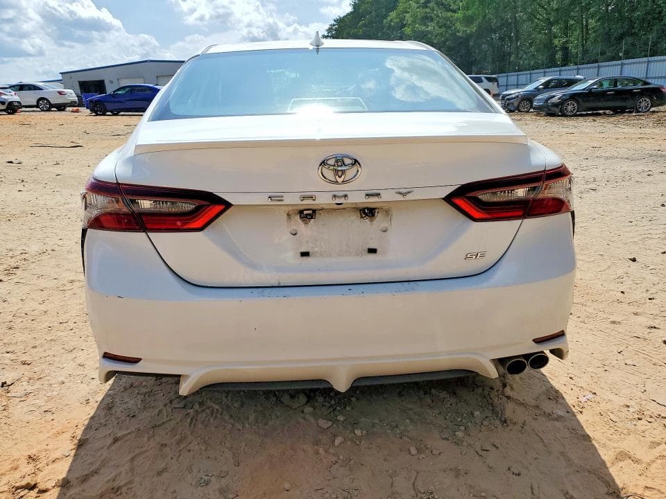 2021 TOYOTA CAMRY SE 6