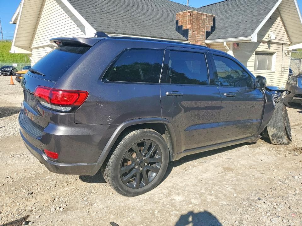 2019 JEEP GRAND CHEROKEE LAREDO 3