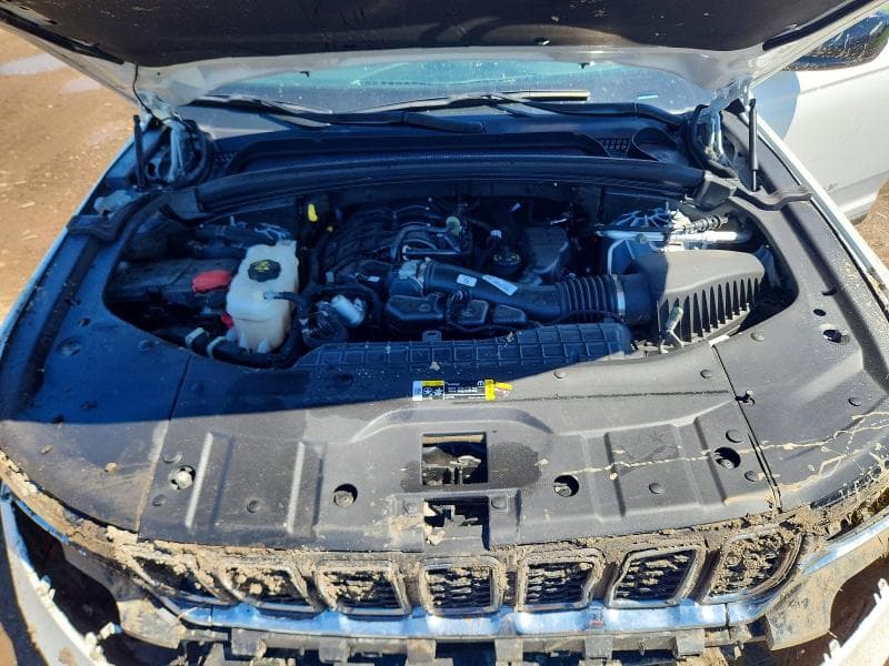 2024 JEEP GRAND CHEROKEE LAREDO 12