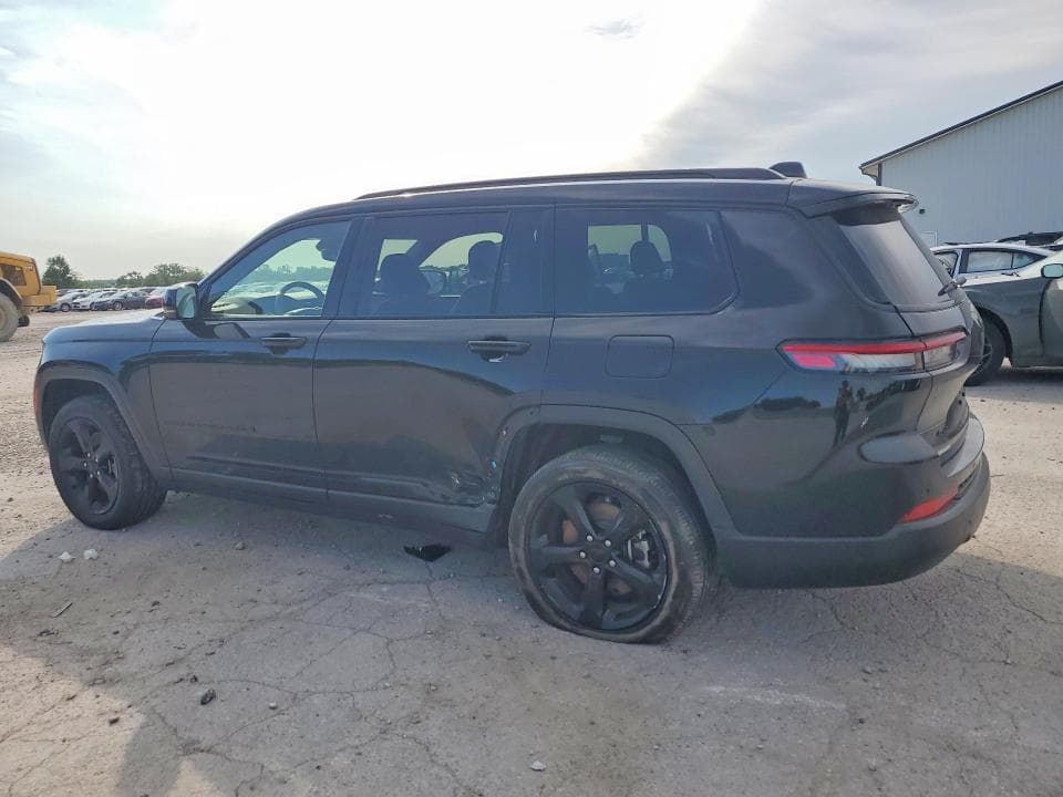 2023 JEEP GRAND CHEROKEE L LAREDO 2