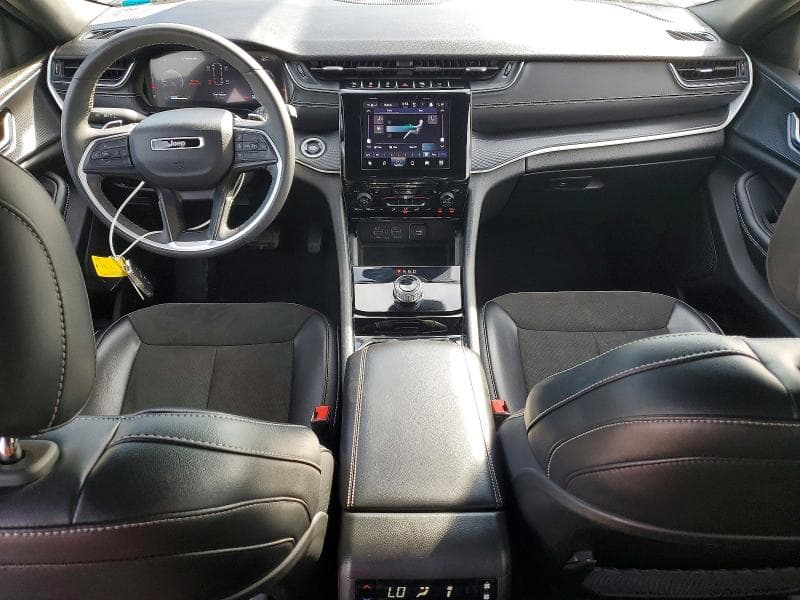 2023 JEEP GRAND CHEROKEE L LAREDO 8