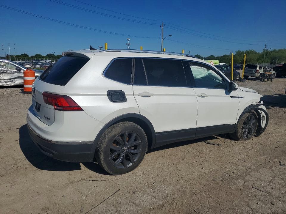 2023 VOLKSWAGEN TIGUAN SE 3