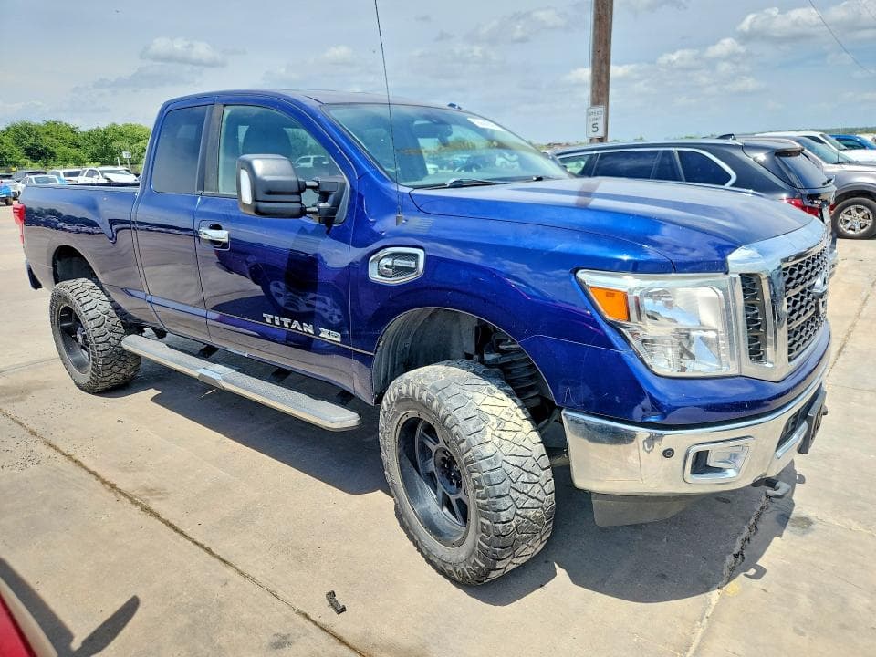 2017 NISSAN TITAN XD SV SV 5