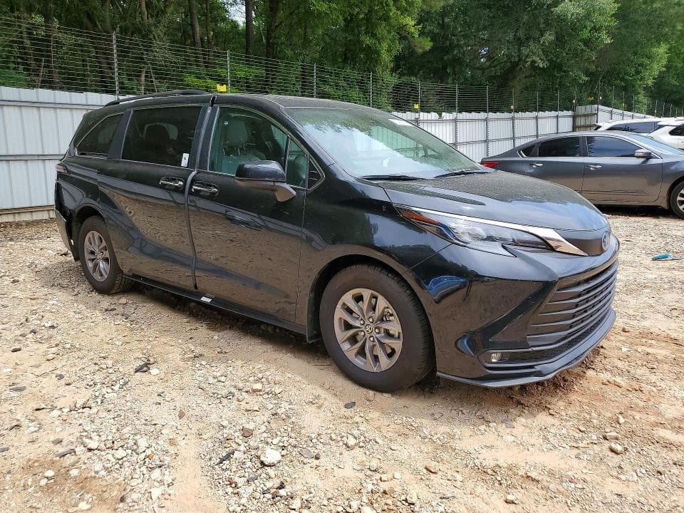 2025 TOYOTA SIENNA XLE 8-PASSENGER XLE 8-PASSENGER 4
