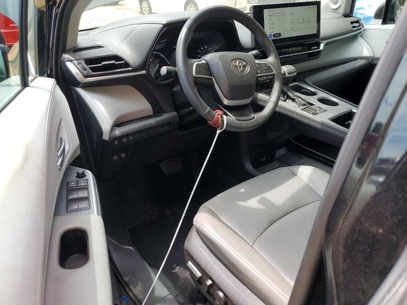 2025 TOYOTA SIENNA XLE 8-PASSENGER XLE 8-PASSENGER 8