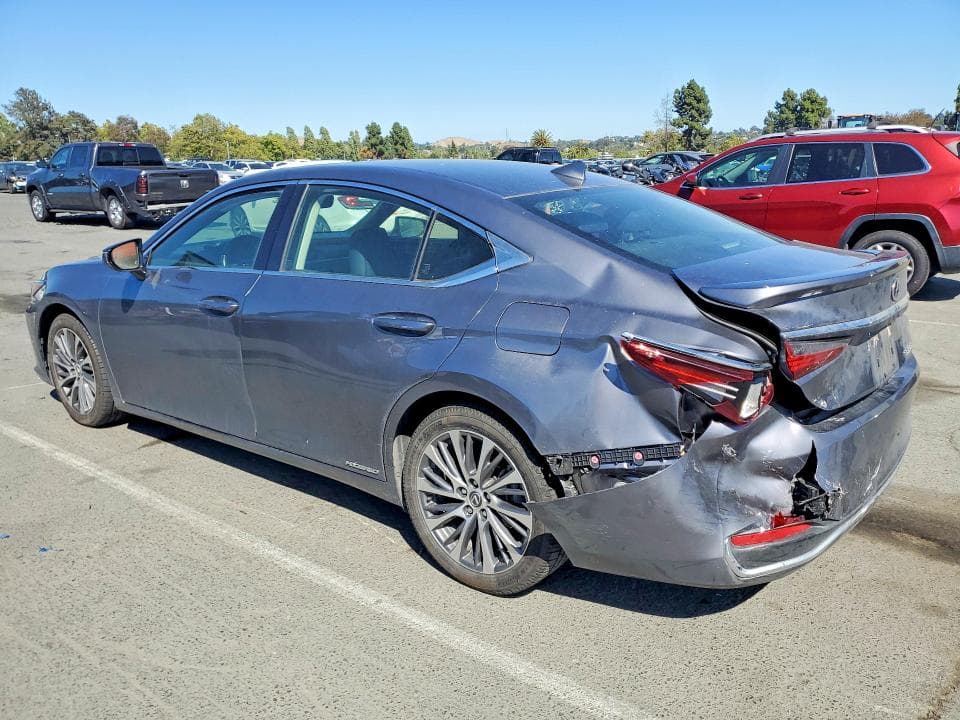 2019 LEXUS ES 300H 2