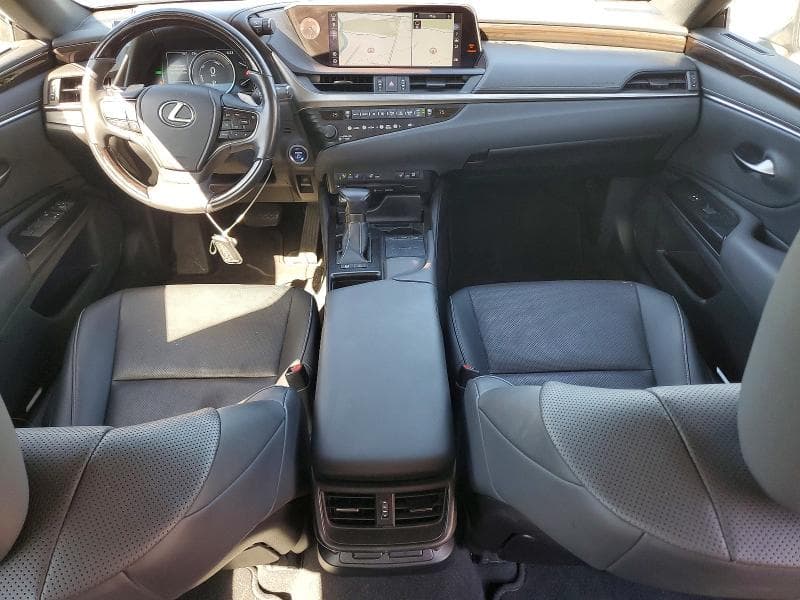 2019 LEXUS ES 300H 8