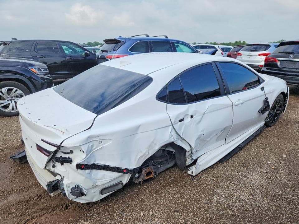 2025 TOYOTA CAMRY SE SE 3