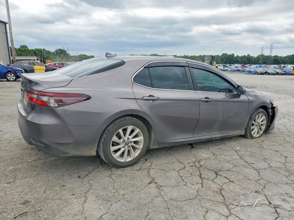 2022 TOYOTA CAMRY LE 3