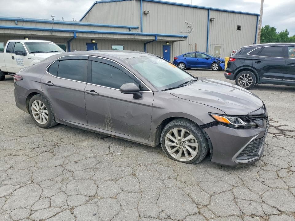 2022 TOYOTA CAMRY LE 4