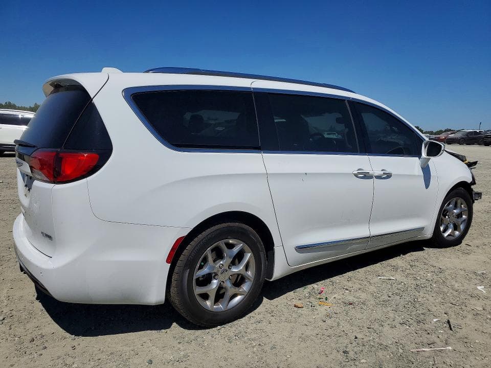 2018 CHRYSLER PACIFICA LIMITED 3
