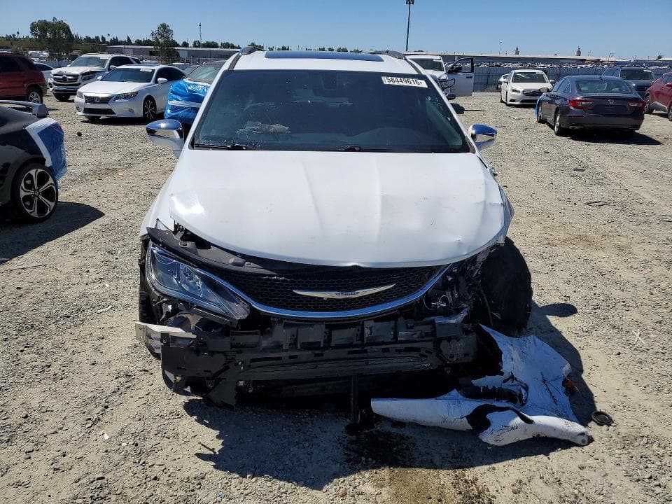 2018 CHRYSLER PACIFICA LIMITED 5