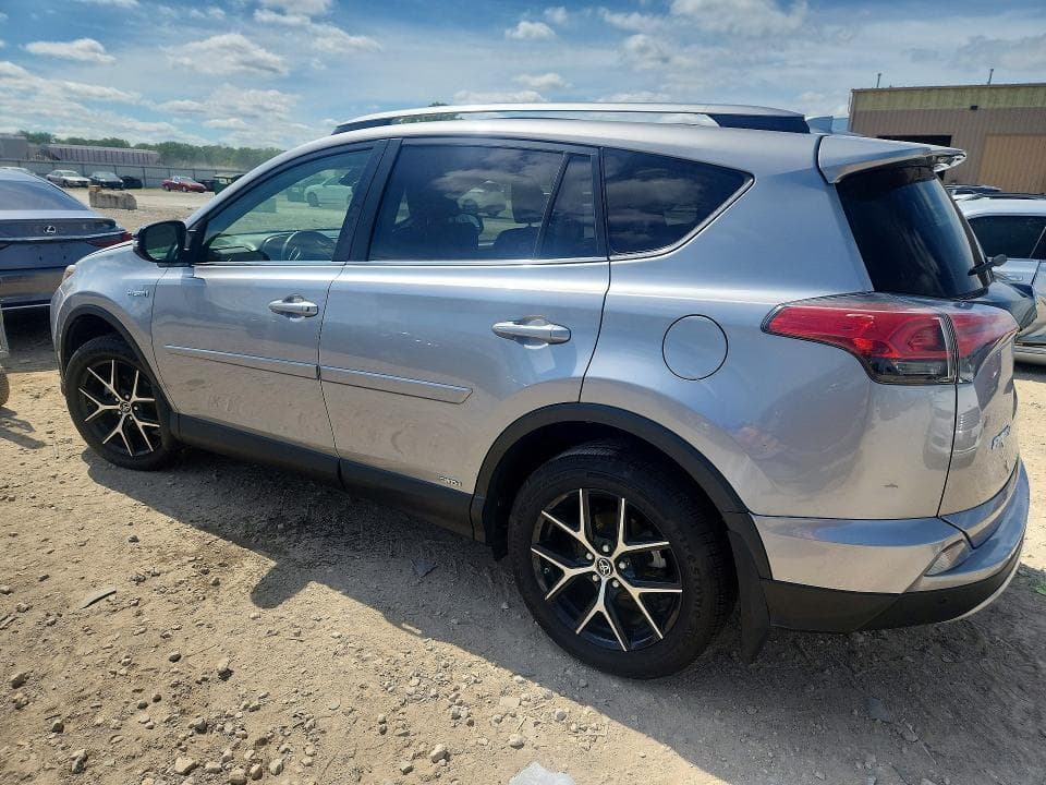 2017 TOYOTA RAV4 HV SE 2