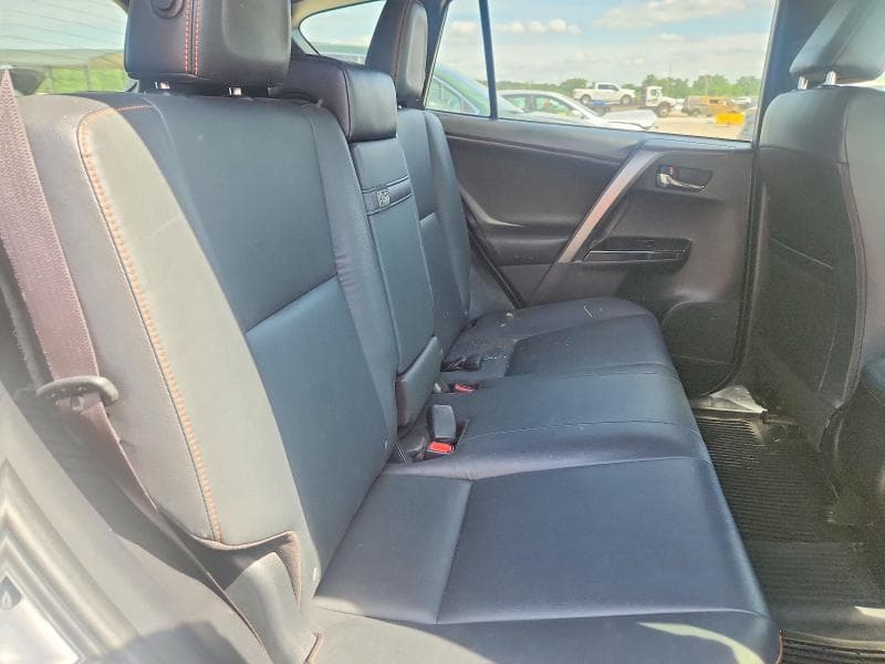 2017 TOYOTA RAV4 HV SE 11