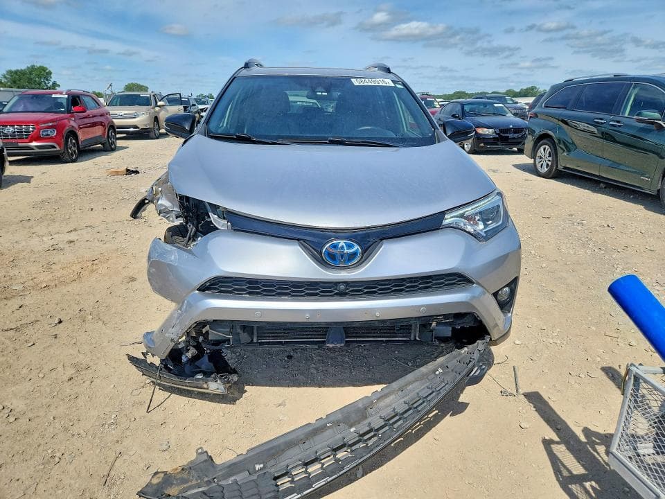 2017 TOYOTA RAV4 HV SE 5