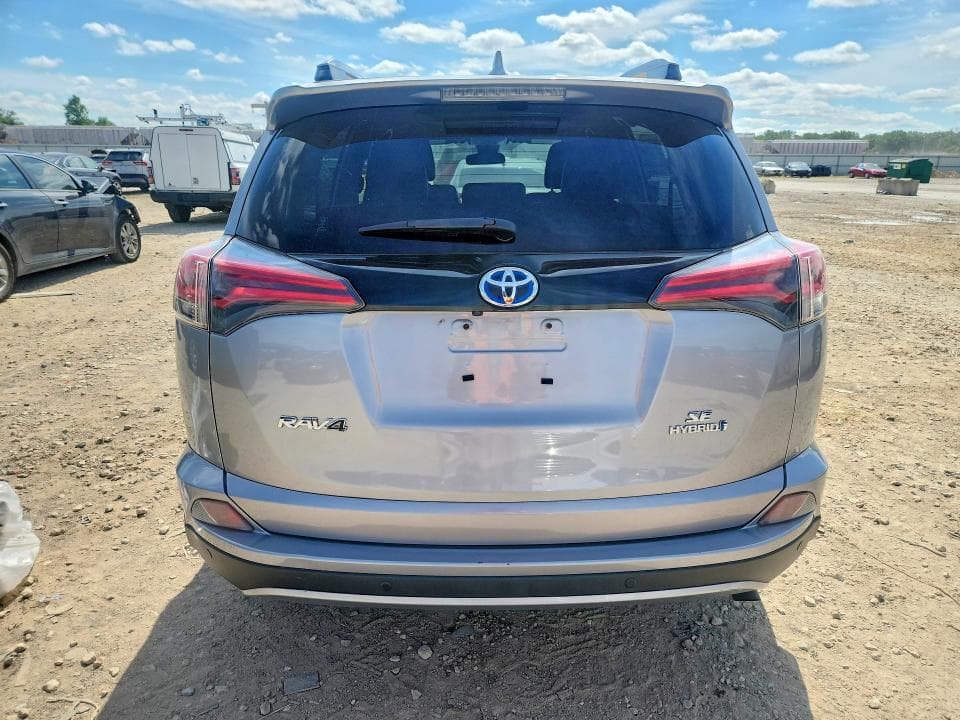 2017 TOYOTA RAV4 HV SE 6