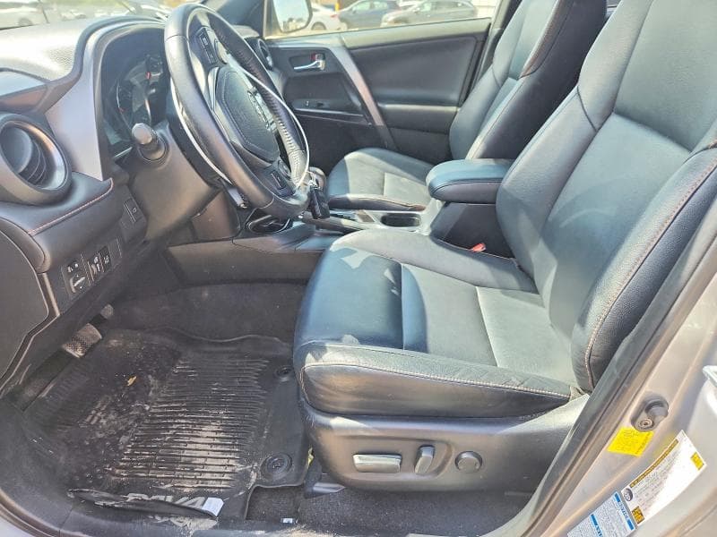 2017 TOYOTA RAV4 HV SE 7