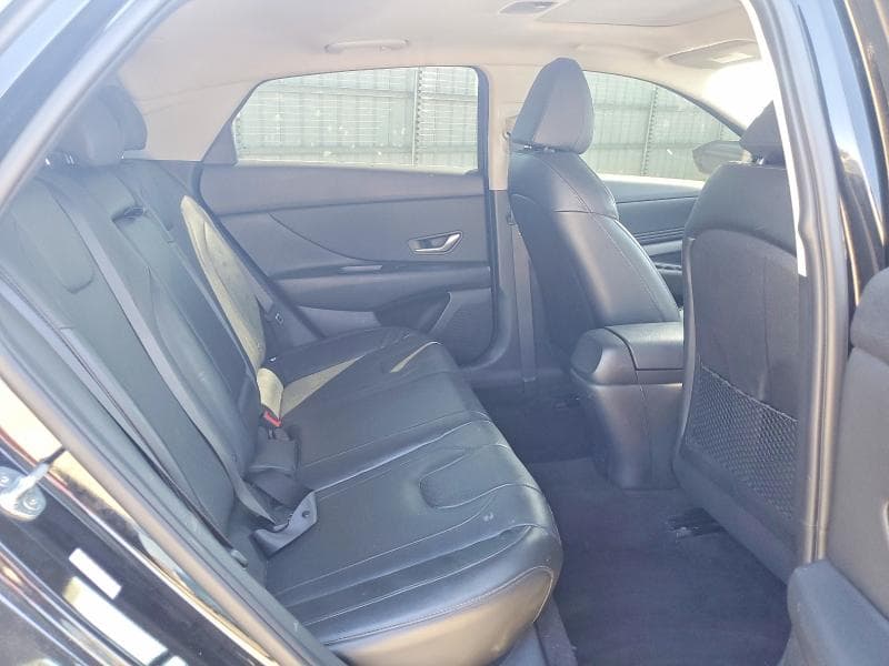 2022 HYUNDAI ELANTRA LIMITED 10