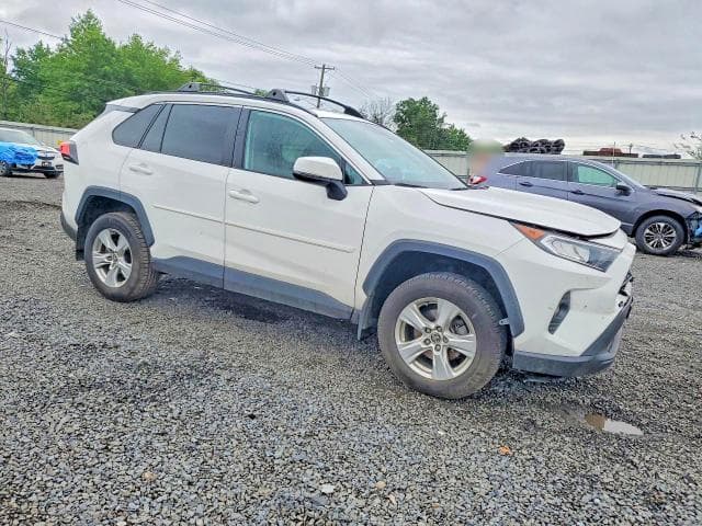 2021 TOYOTA RAV4 XLE 4