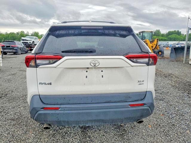 2021 TOYOTA RAV4 XLE 6