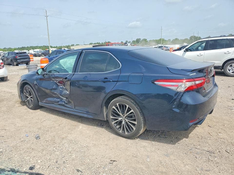 2018 TOYOTA CAMRY SE 2