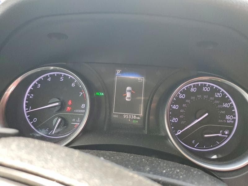 2018 TOYOTA CAMRY SE 9