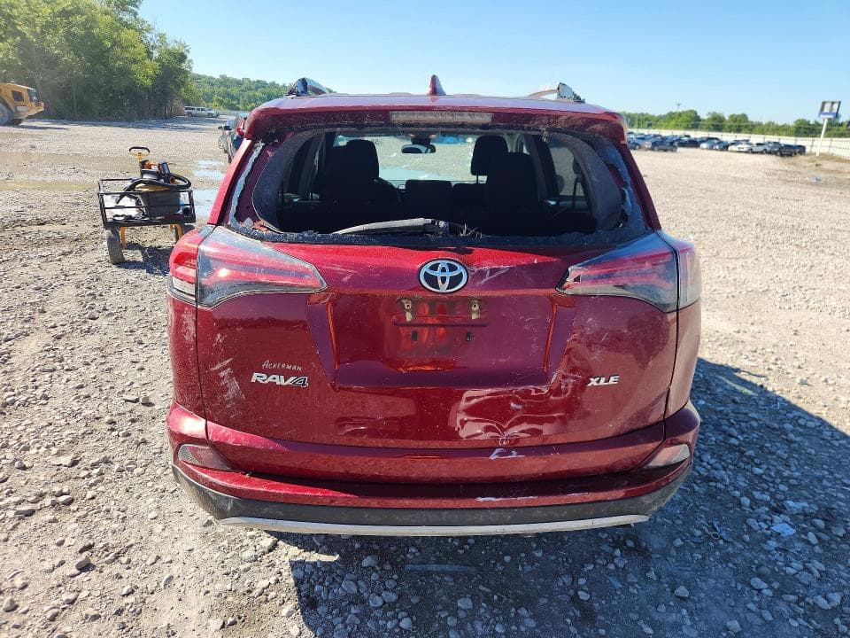 2018 TOYOTA RAV4 XLE 6