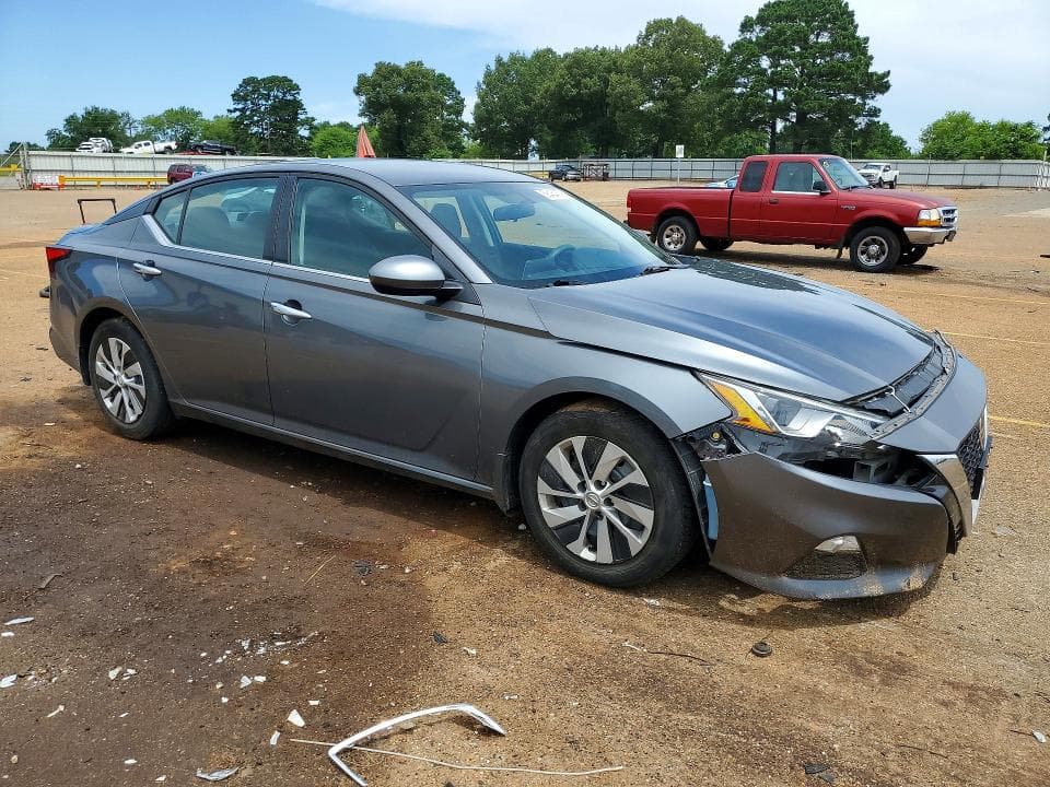 2019 NISSAN ALTIMA S S 4