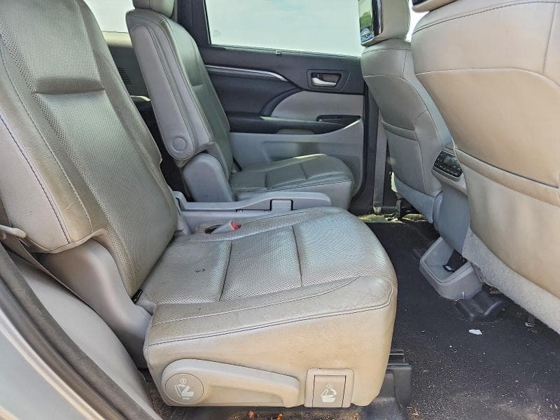 2017 TOYOTA HIGHLANDER LIMITED PLATINUM LIMITED PLATINUM 11