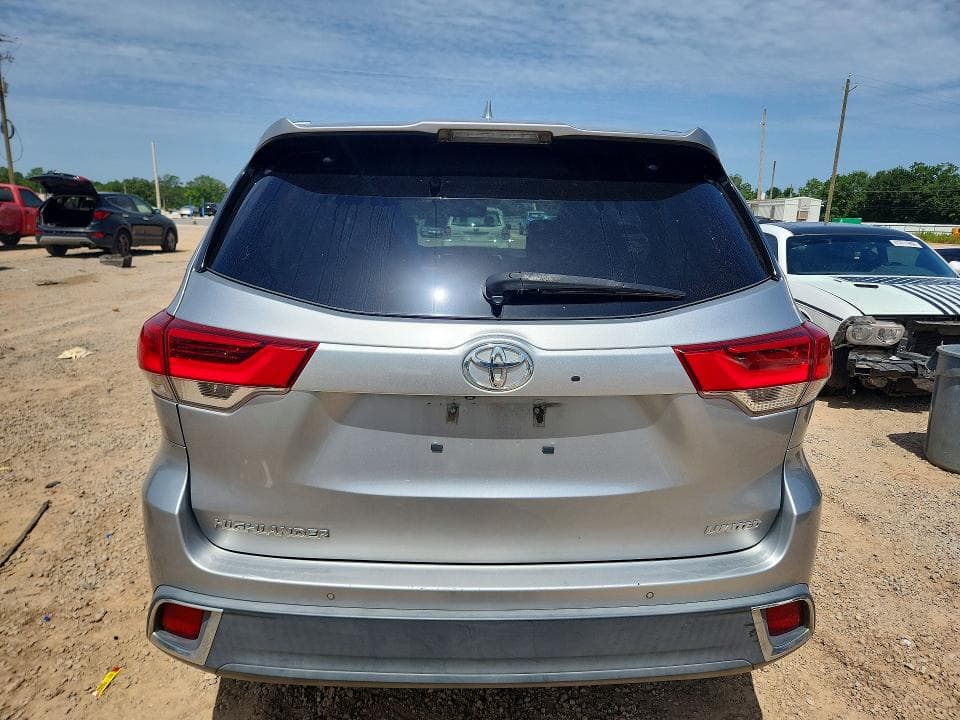 2017 TOYOTA HIGHLANDER LIMITED PLATINUM LIMITED PLATINUM 6