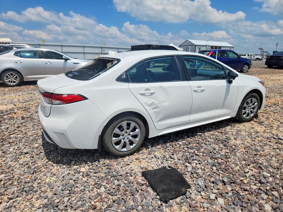 2022 TOYOTA COROLLA LE 3