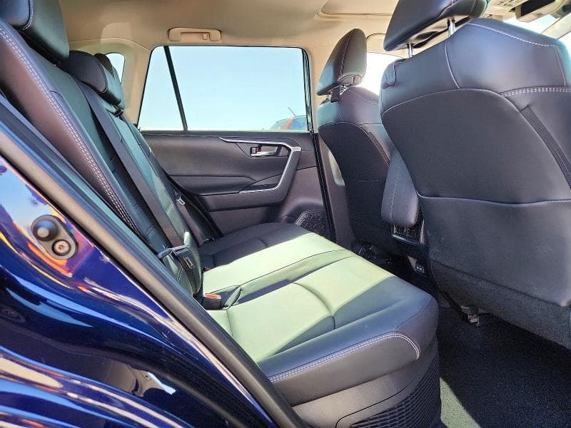 2025 TOYOTA RAV4 XLE PREMIUM 11