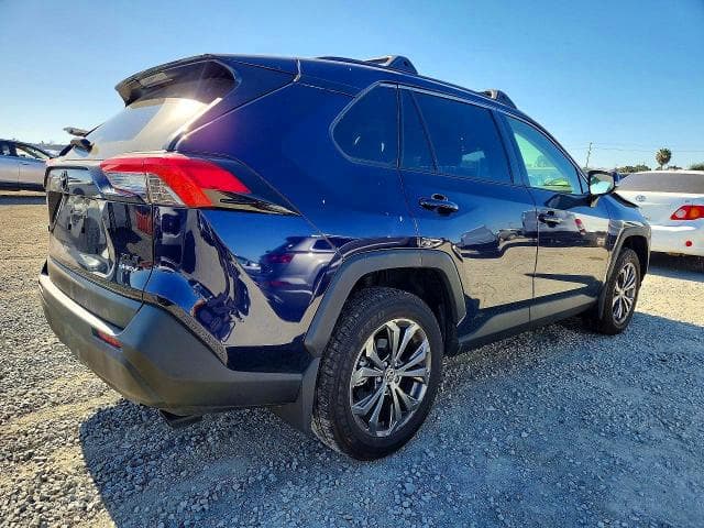 2025 TOYOTA RAV4 XLE PREMIUM 3