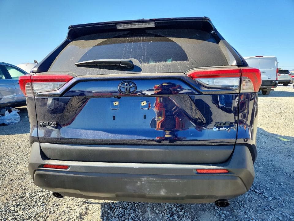 2025 TOYOTA RAV4 XLE PREMIUM 6