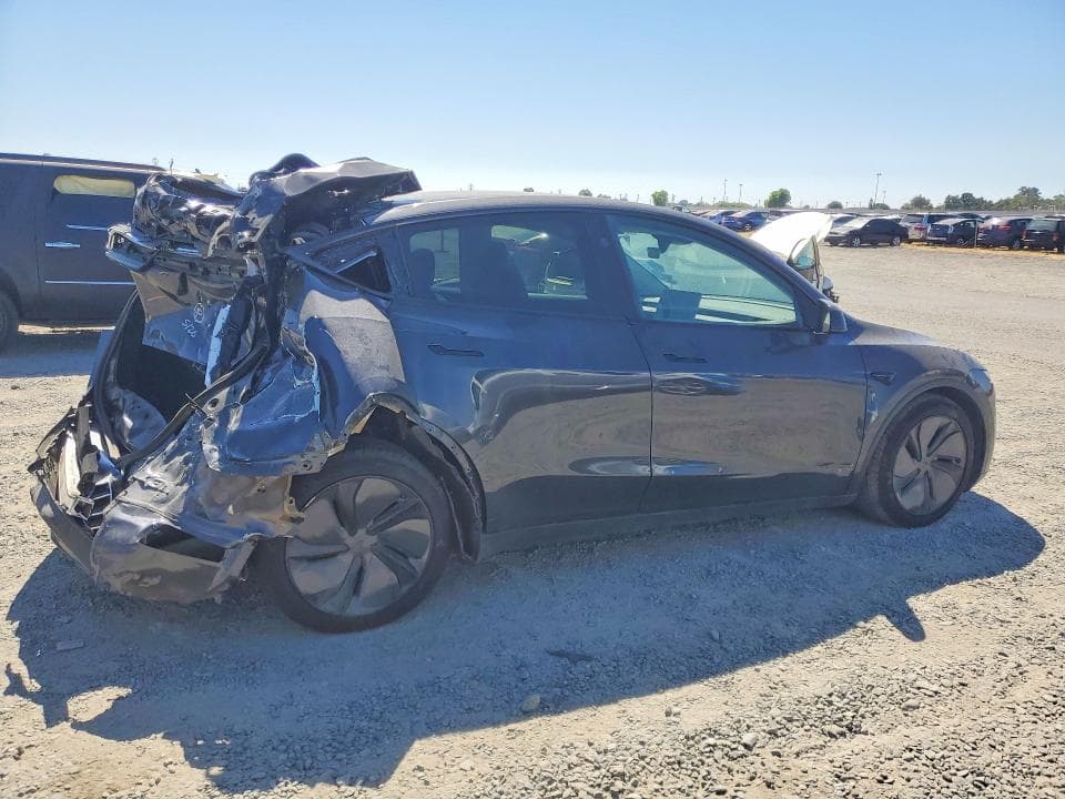 2026 TESLA MODEL Y 3