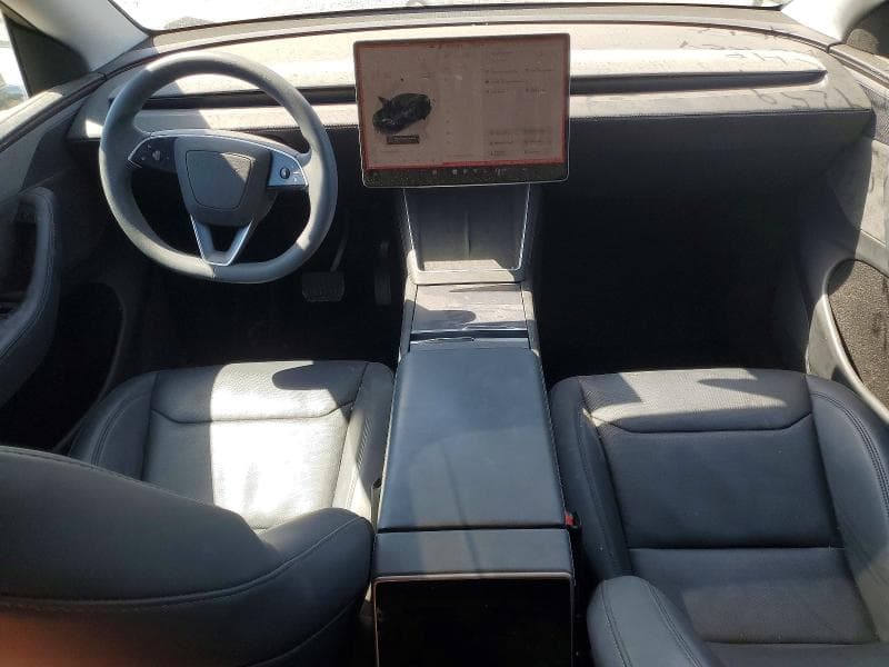 2026 TESLA MODEL Y 8