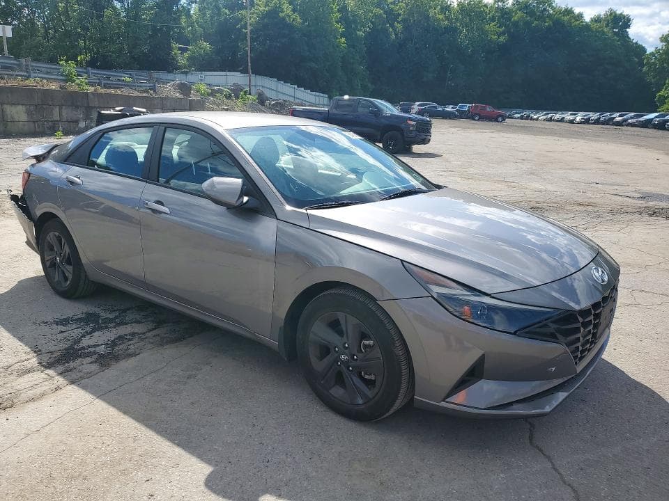 2023 HYUNDAI ELANTRA SEL 4