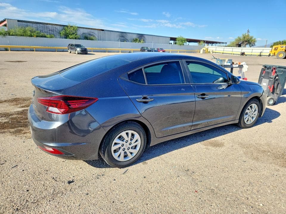 2020 HYUNDAI ELANTRA SE 3