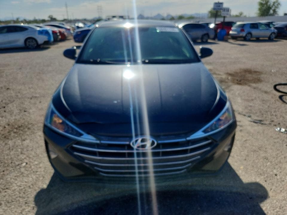 2020 HYUNDAI ELANTRA SE 5