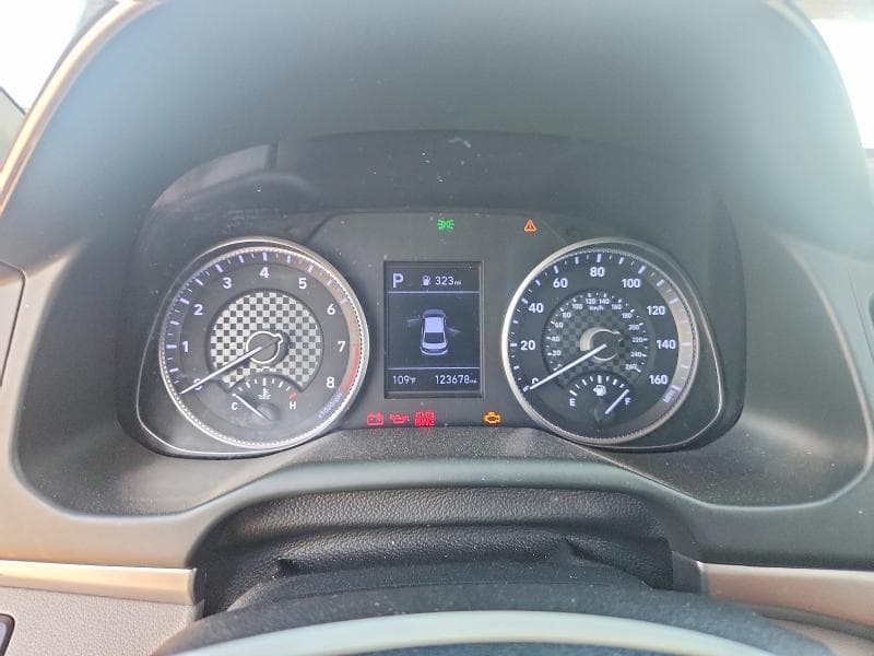 2020 HYUNDAI ELANTRA SE 9