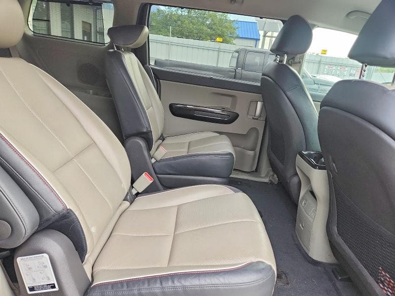 2017 KIA SEDONA EX 11