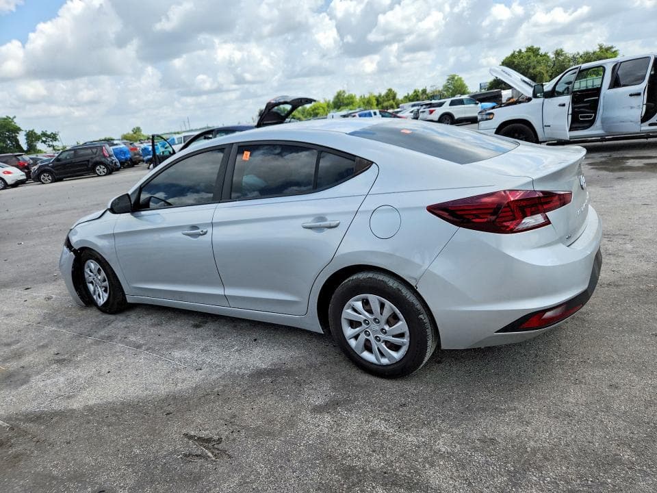 2019 HYUNDAI ELANTRA SE 2