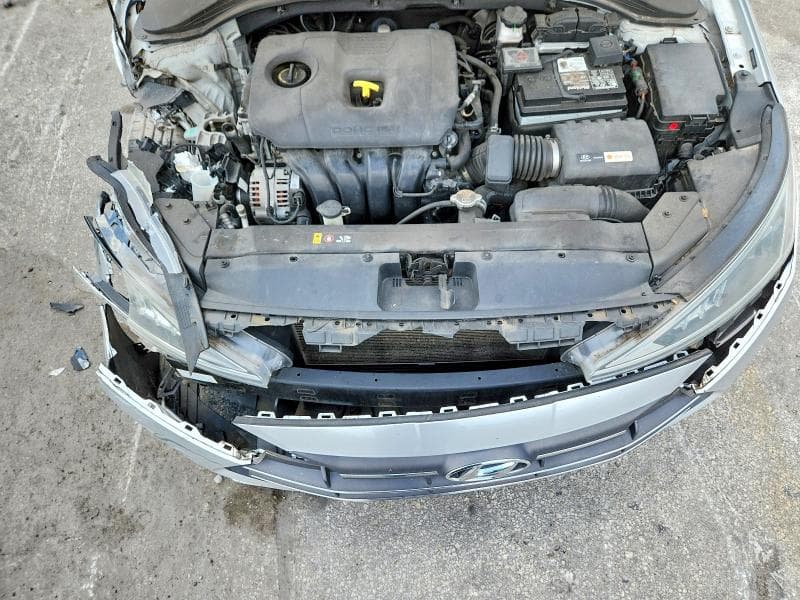 2019 HYUNDAI ELANTRA SE 11