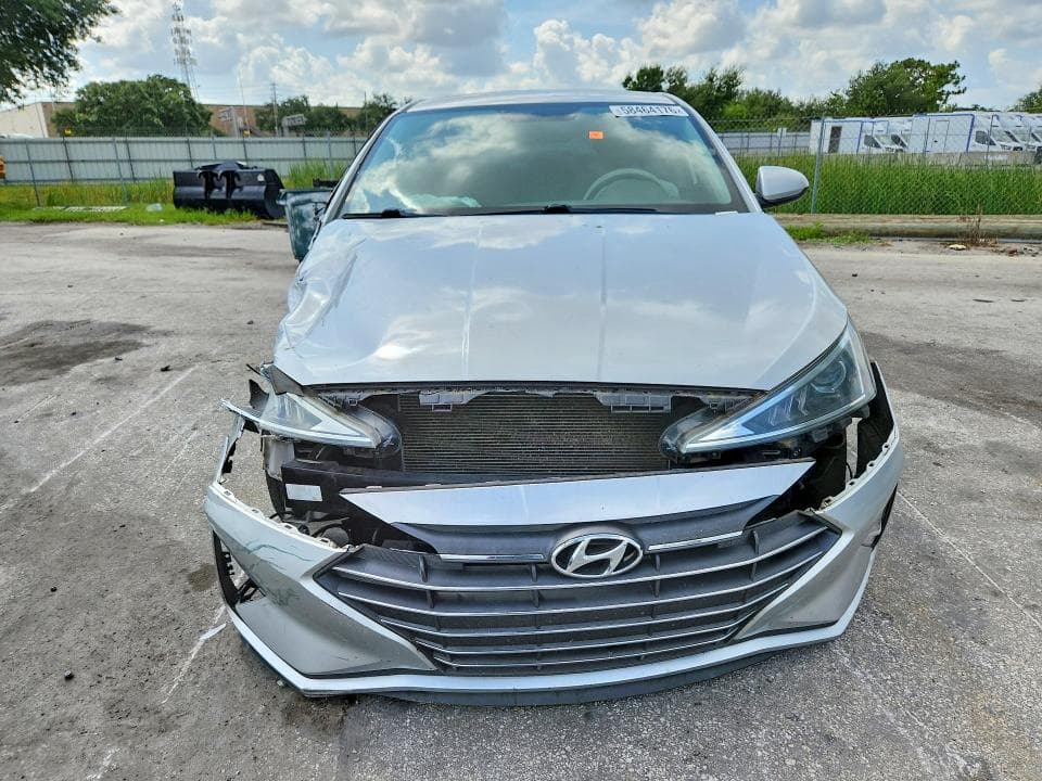 2019 HYUNDAI ELANTRA SE 5