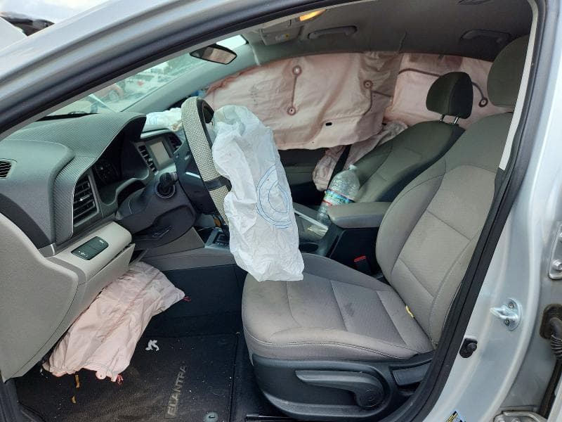 2019 HYUNDAI ELANTRA SE 7
