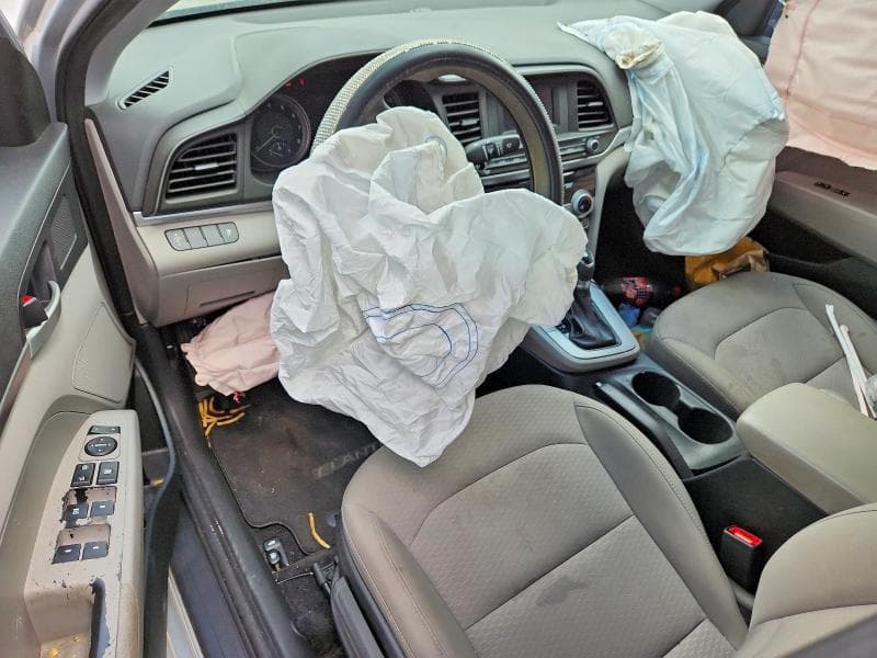 2019 HYUNDAI ELANTRA SE 8