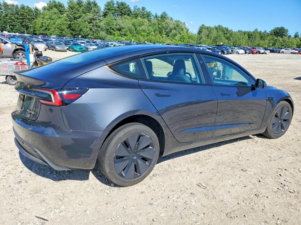 2025 TESLA MODEL 3 3