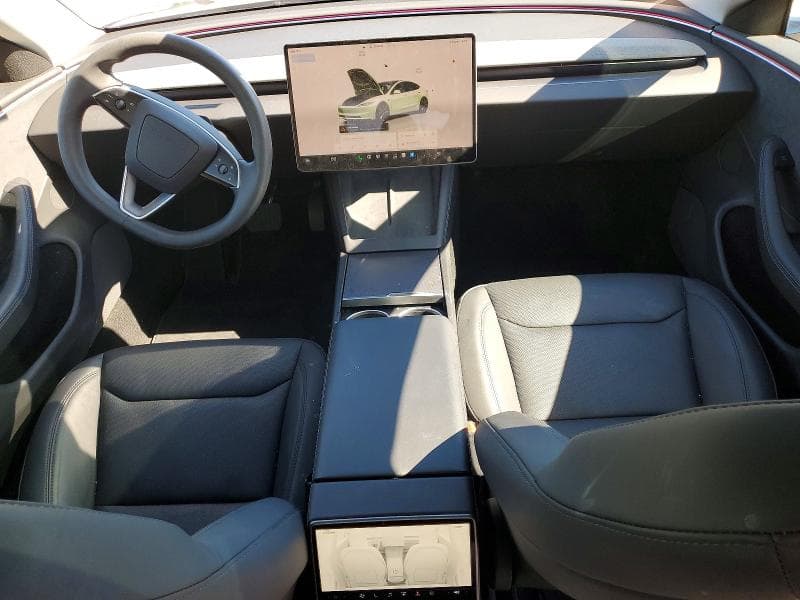 2025 TESLA MODEL 3 8